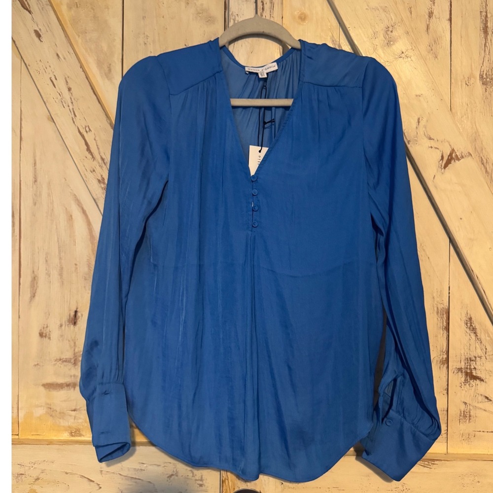 Maison D'Amélie Paris Women‎ Blouse Top V Neck Button Blue Size Small